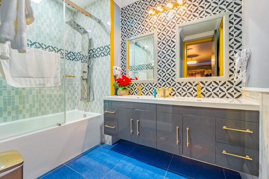 More Photos Of 1021 Fantasy Dr, Davenport Specialty For Sale