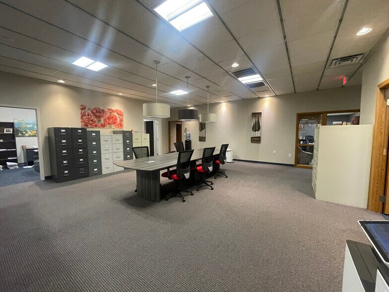 More Photos Of 3107 Beale Ave, Altoona Office For Sale