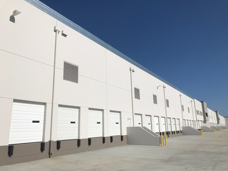 More Photos Of 1150 E Arbor Rd, Tracy Warehouse For Lease