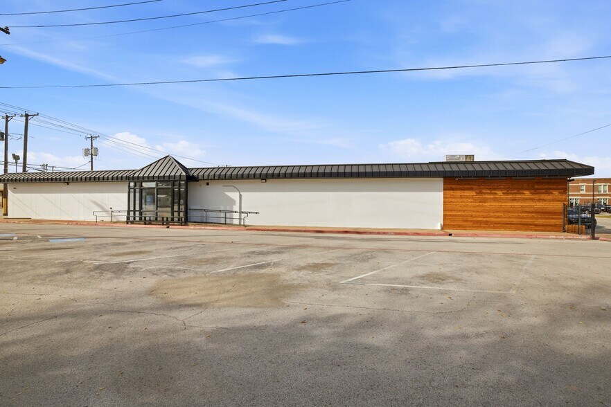 More Photos Of 815 Pennsylvania Ave, Fort Worth Medical For Lease