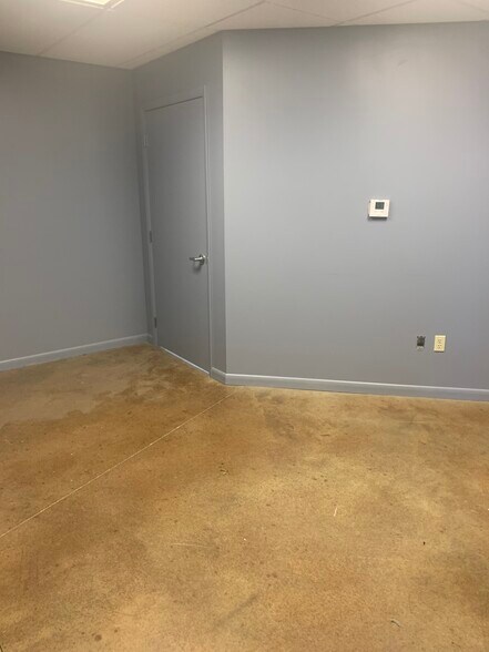 More Photos Of 4491 School Rd S, Murrysville Freestanding For Lease