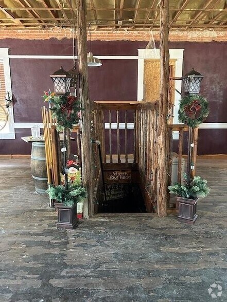 More Photos Of 107 N Kent St, Gorman Storefront Retail Residential For Sale