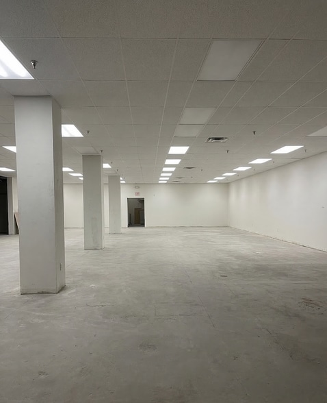 More Photos Of 610 Wood St, Pittsburgh Storefront Retail Office For Lease