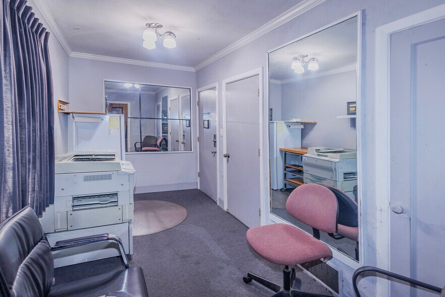 More Photos Of 726 El Camino Real, Redwood City Storefront For Sale