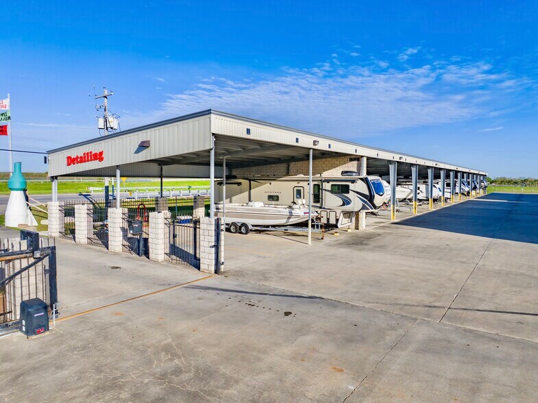 More Photos Of 3902 Highway 146 N, Texas City Marina For Sale