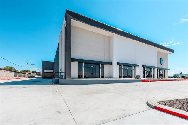 More Photos Of 102 Floral Blvd, Laredo General Retail For Lease