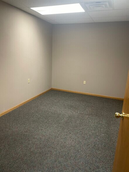 More Photos Of 1603 Main St, Winfield General Retail For Sale