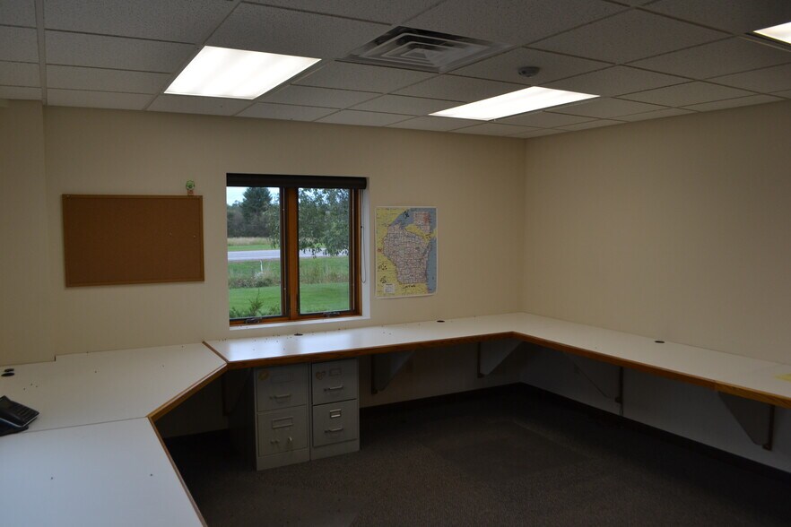 More Photos Of 1730 WI-153, Mosinee Warehouse For Lease