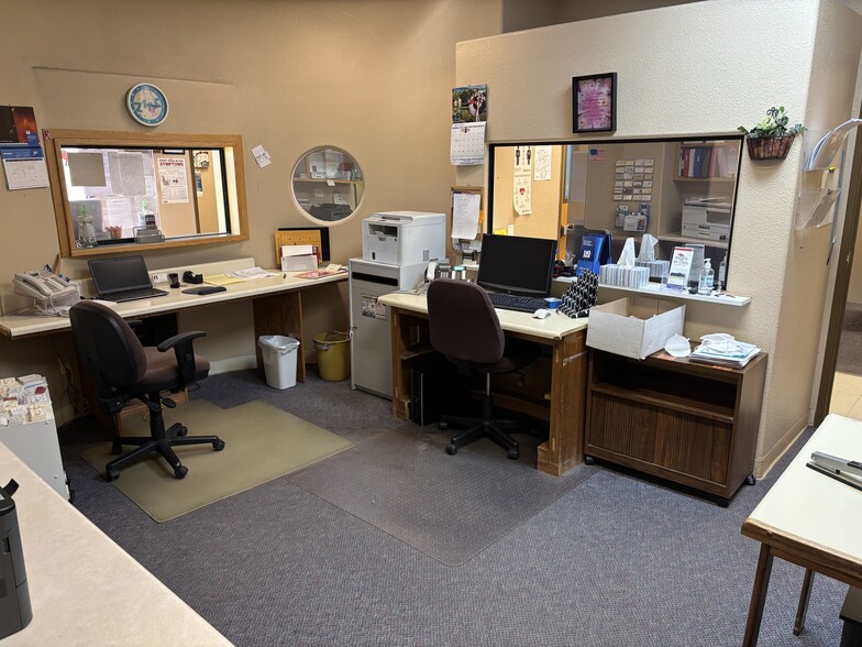 More Photos Of 2002 N Stockton Hill Rd, Kingman Medical For Lease