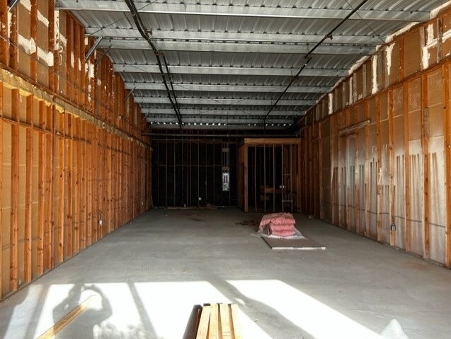 More Photos Of 90 E Magill Ave, Fresno Storefront Retail Office For Sale