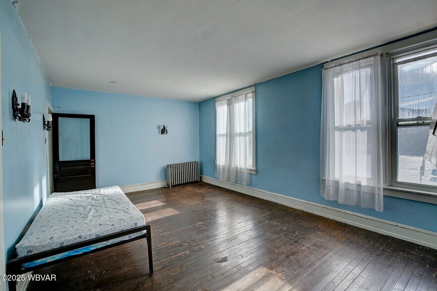 More Photos Of 32 W Southern Ave, Williamsport General Retail For Sale