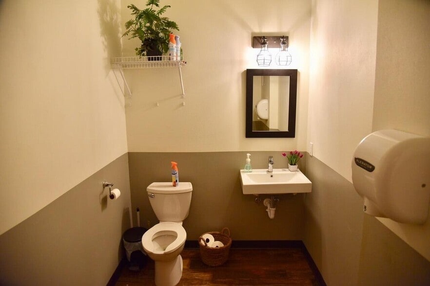 More Photos Of 102 E 6th Ave, Fort Pierre Office For Sale