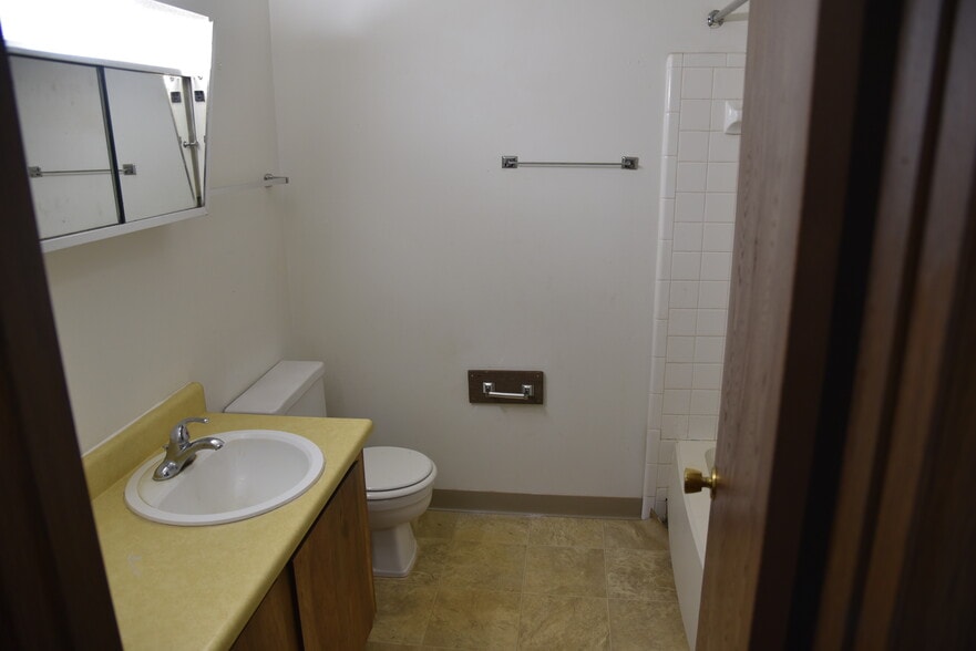 More Photos Of 230-260 Corning St, Farwell Apartments For Sale