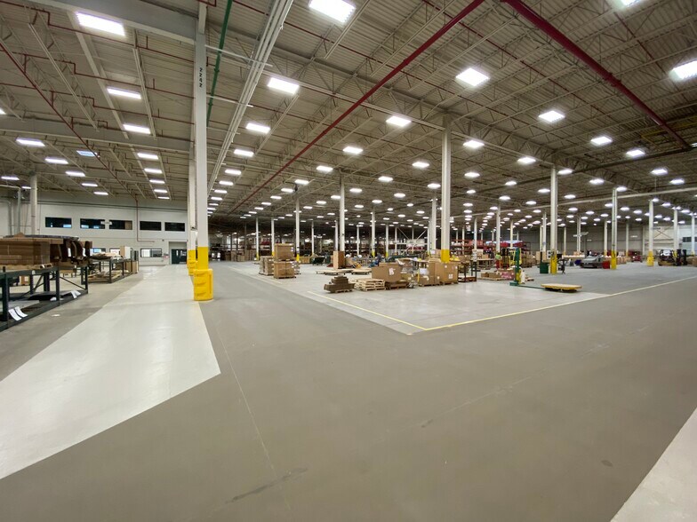 More Photos Of 100 Harbor Dr, Charlevoix Manufacturing For Sale