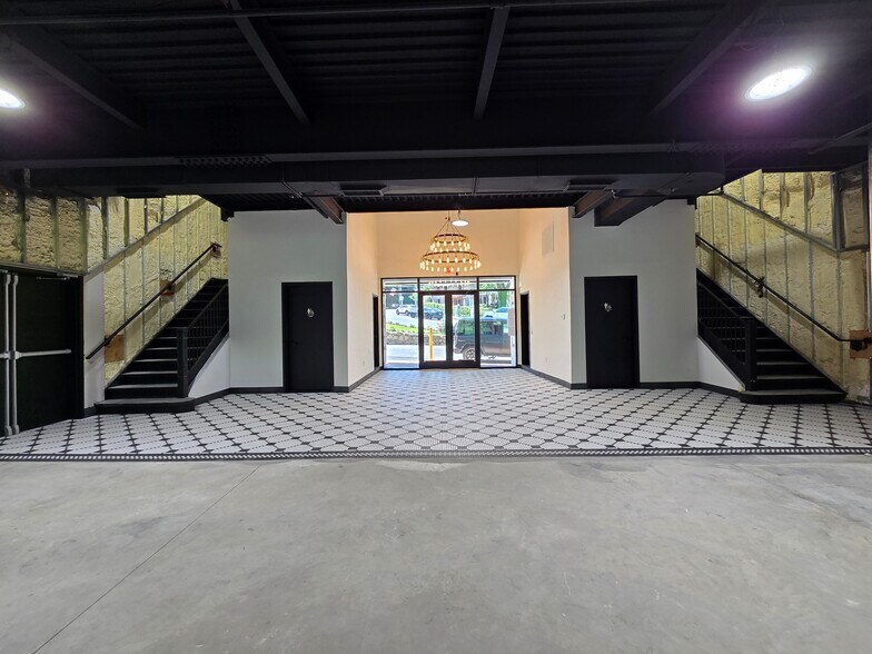 More Photos Of 20 Tower Pl, Roslyn Movie Theatre For Lease