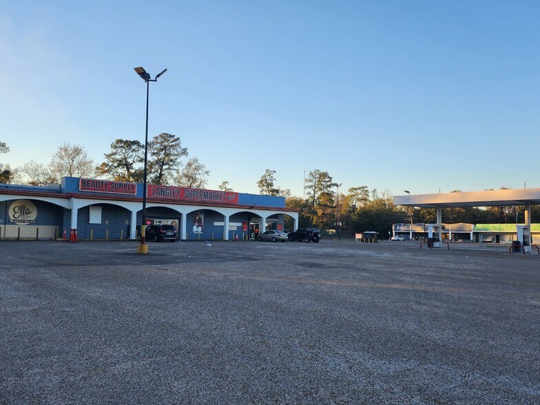 More Photos Of 10553 Homestead Rd, Houston General Retail For Sale