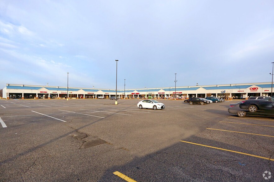 More Photos Of 1500 Armory Dr, Franklin General Retail For Sale