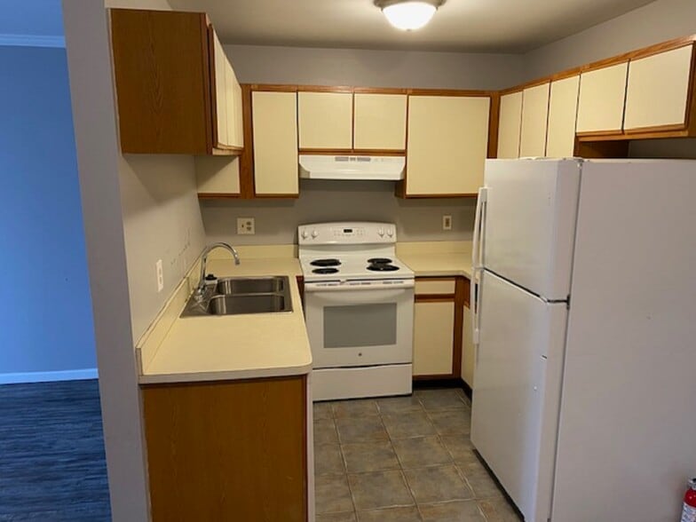 More Photos Of 38579 Wellington Dr, Clinton Township Multifamily For Sale