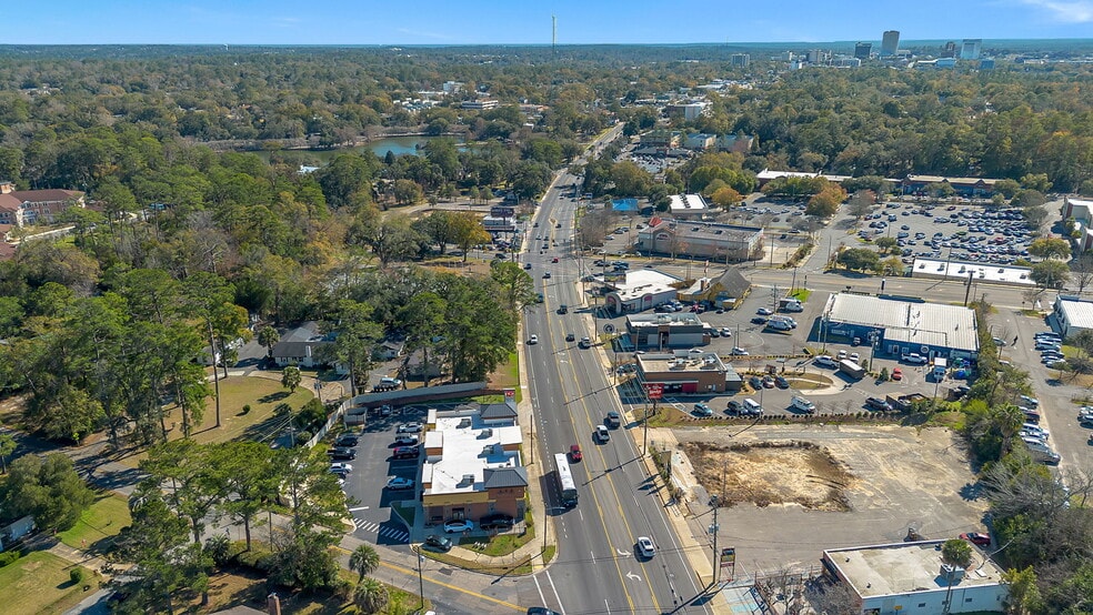 More Photos Of 1875 N Monroe St, Tallahassee Freestanding For Sale