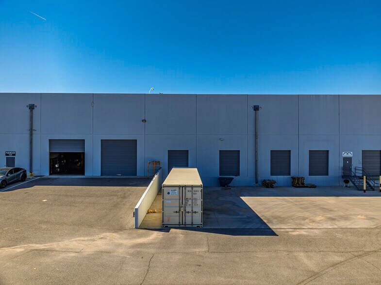 More Photos Of 7300 W Boston St, Chandler Warehouse For Lease