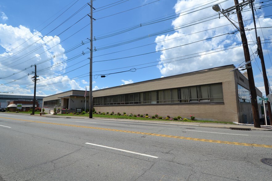 More Photos Of 1050 Slocum Ave, Ridgefield Warehouse For Lease