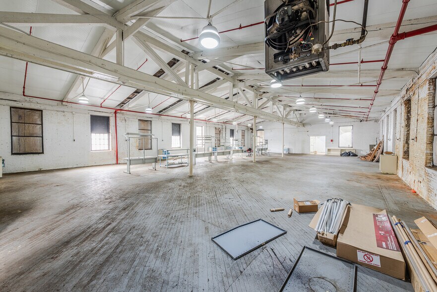 More Photos Of 3155 W 33rd St, Cleveland Warehouse For Sale