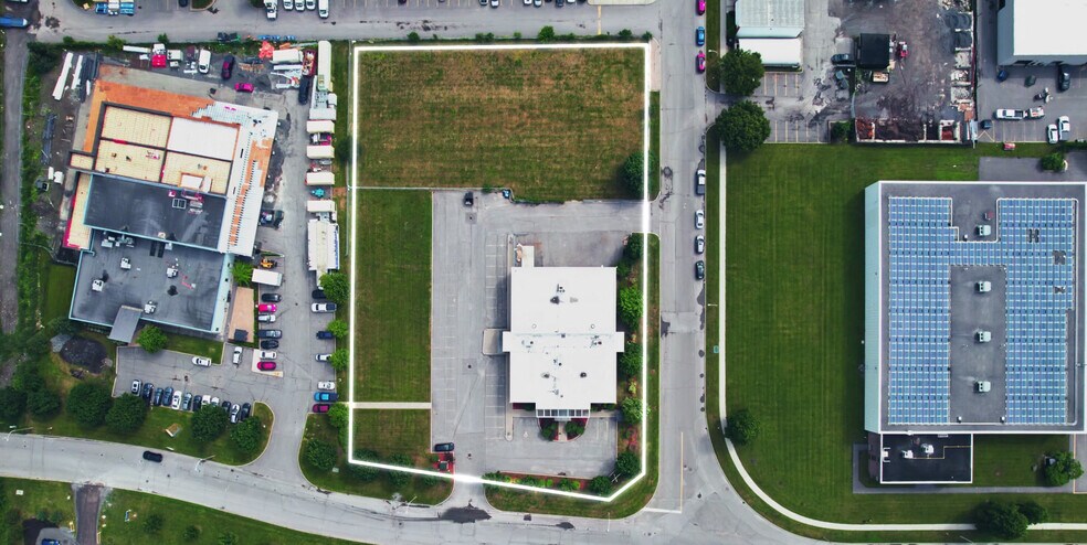 More Photos Of 5500 Canotek Rd, Ottawa Flex For Sale