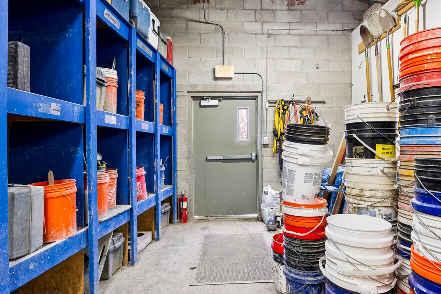 More Photos Of 433 N Pearl St, Albany Warehouse For Sale