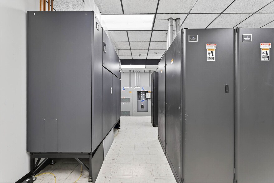 More Photos Of 601 2nd Ave S, Hopkins Office For Lease