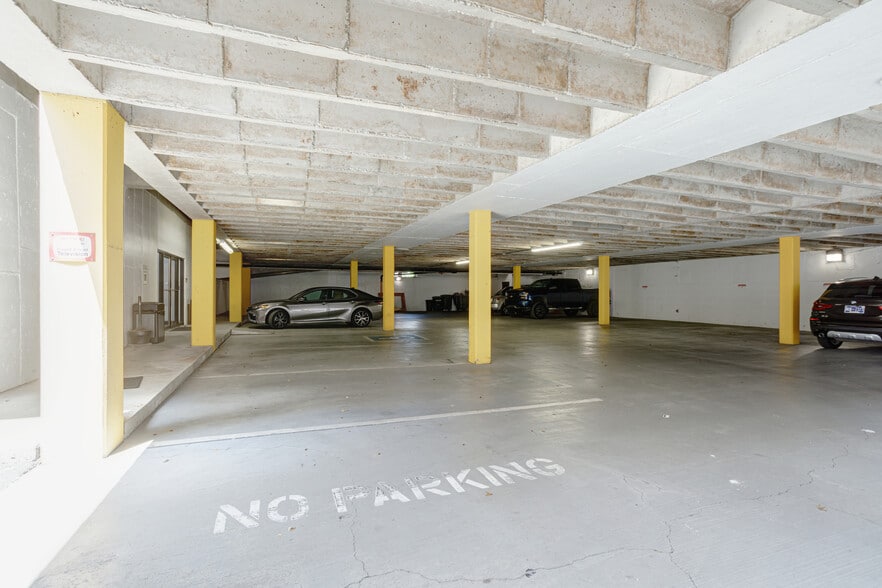 More Photos Of 2120 Crestmoor Rd, Nashville Office For Lease