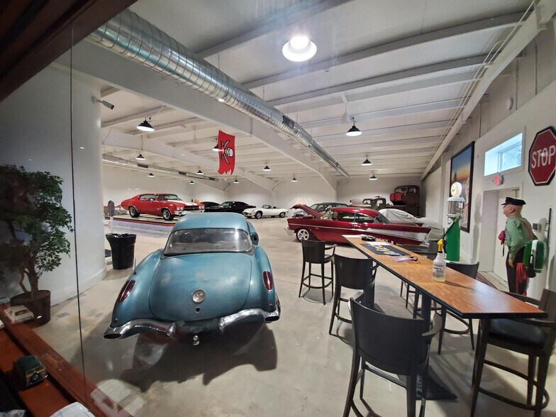 More Photos Of 1141 Pierce St, Clearwater Warehouse For Sale