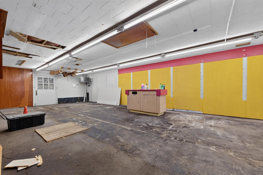 More Photos Of 458 Main St, Belleville Storefront Retail Office For Sale