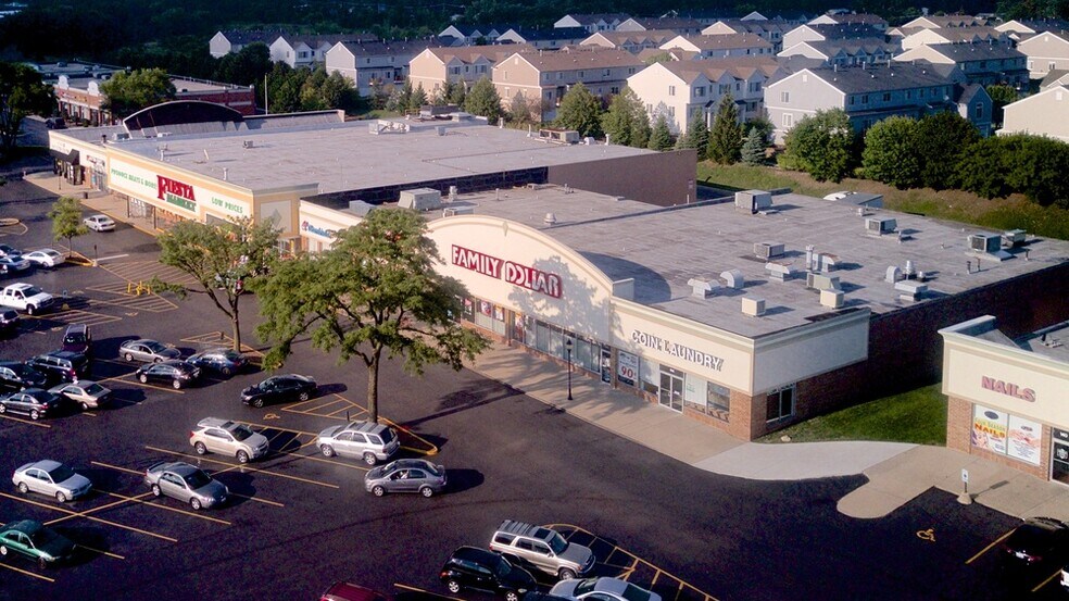 More Photos Of 104-192 N Bolingbrook Dr, Bolingbrook Unknown For Lease