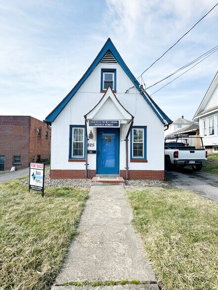 Primary Photo Of 825 E. Park Ave, Fairmont Office For Sale