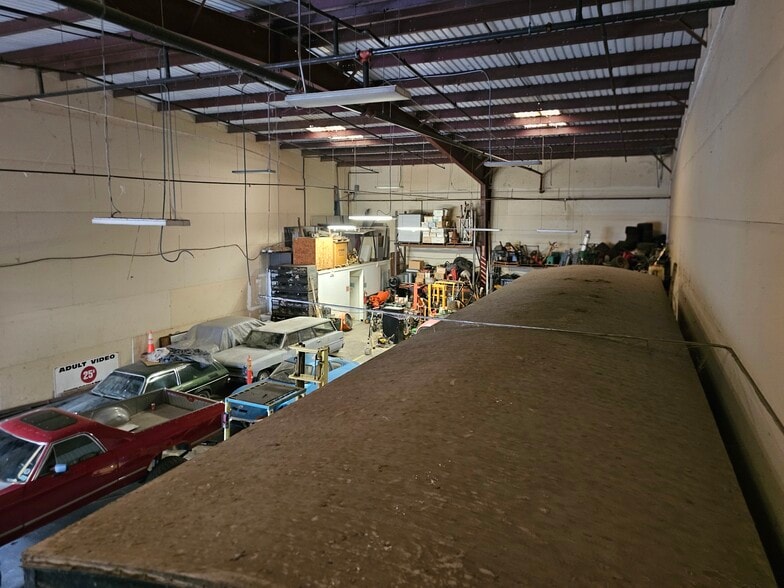 More Photos Of 96-1276-1276 Waihona St, Pearl City Warehouse For Lease