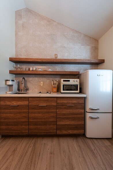 More Photos Of 2502 Tamarind Dr, Hutchinson Island Hotel For Sale