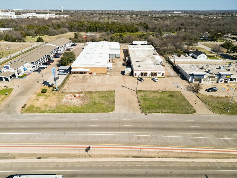 More Photos Of 1630 N Interstate 35 E, Lancaster Flex For Sale