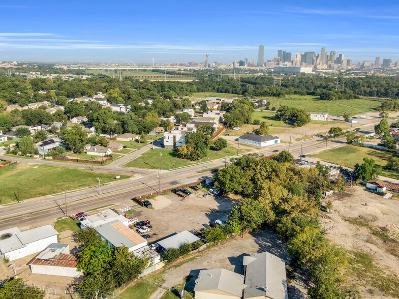 Primary Photo Of 3030 Cedar Crest Blvd, Dallas Flex For Sale
