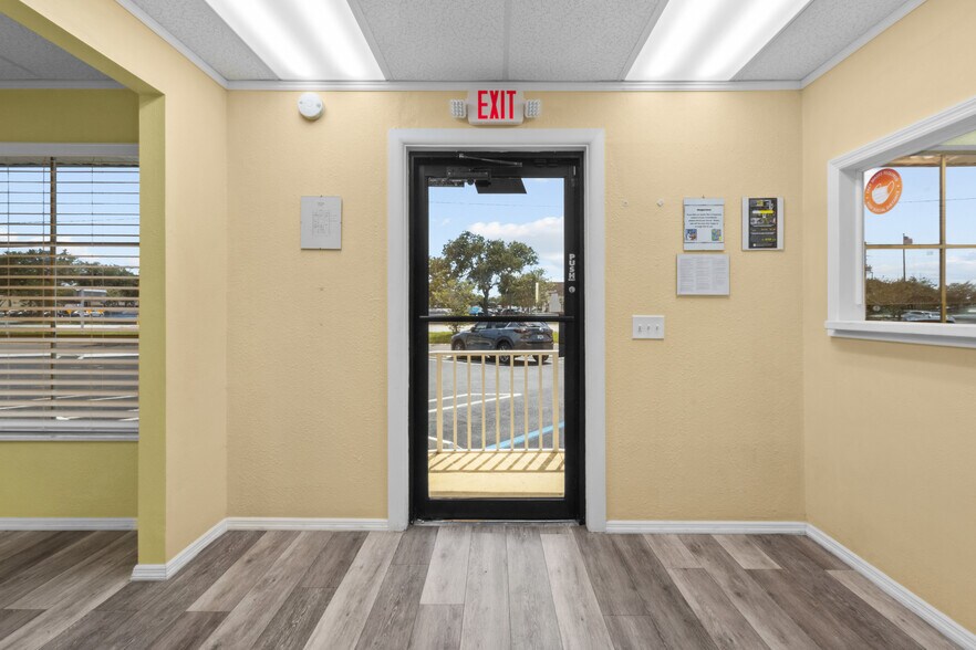 More Photos Of 1907 Tyrone Blvd N, Saint Petersburg Medical For Lease