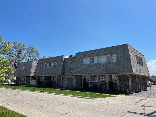 More Photos Of 22725 Greater Mack Ave, Saint Clair Shores Office For Lease