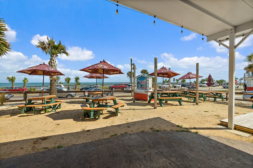More Photos Of 205 N Ocean Shore Blvd, Flagler Beach General Retail For Sale