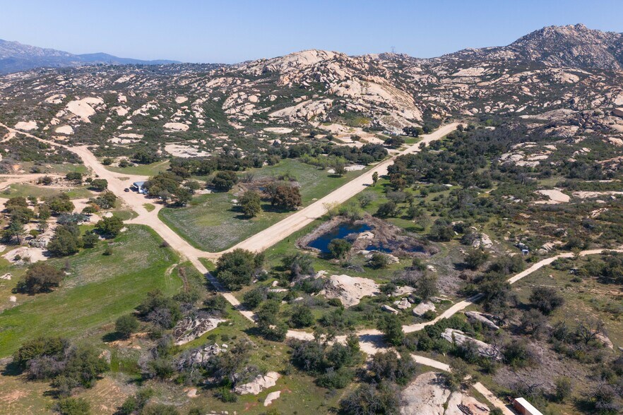 More Photos Of 19191 High Glen Rd, Alpine Specialty For Sale