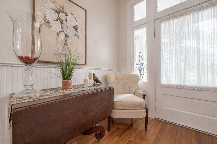 More Photos Of 5800 England Dr, Alexandria Specialty For Sale