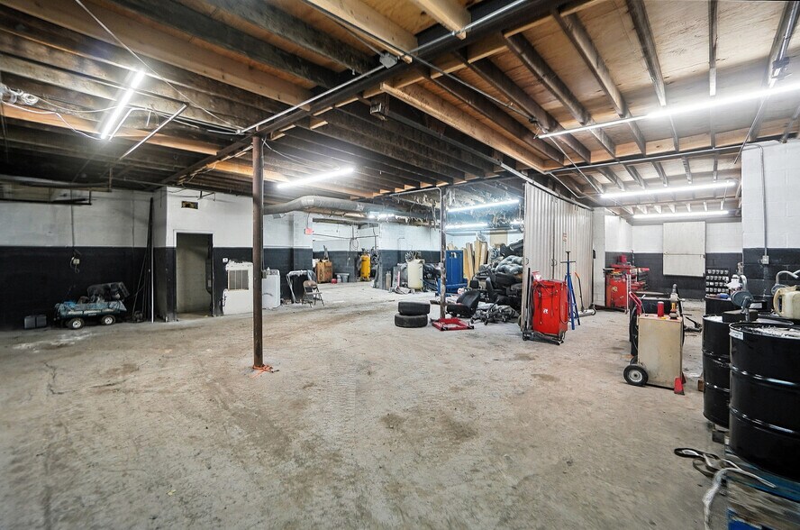 More Photos Of 603 S Broadway St, Dayton Warehouse For Sale