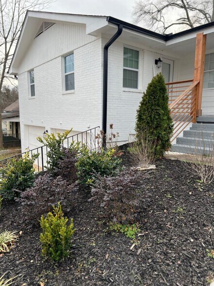 More Photos Of 3165 Washington St, Covington Office Residential For Sale