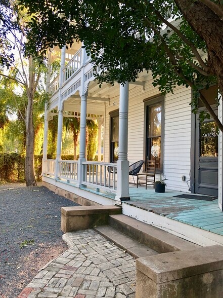 More Photos Of 1000 E Cesar Chavez St, Austin Loft Creative Space For Lease