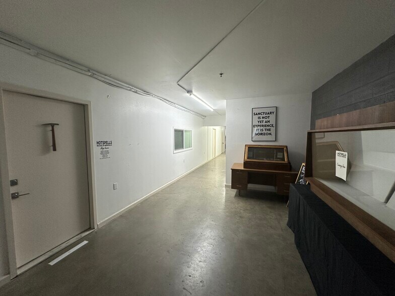 More Photos Of 3014 N Coolidge Ave, Los Angeles Warehouse For Lease