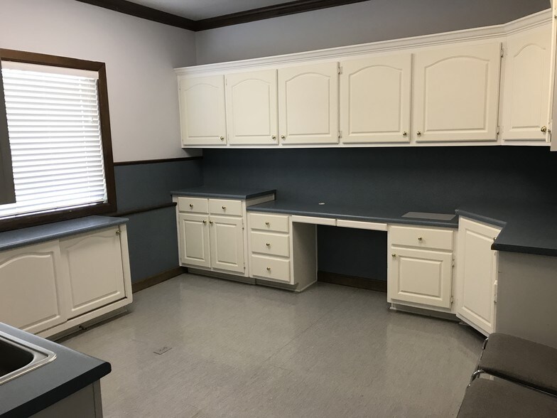 More Photos Of 4400 Bayou Blvd, Pensacola Office Residential For Lease