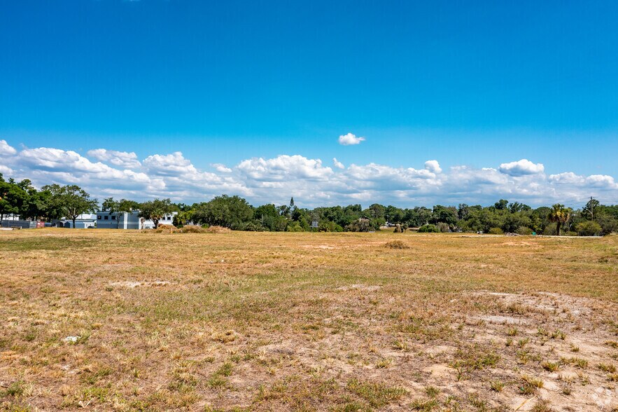 More Photos Of 901 12th St, Clermont Land For Sale