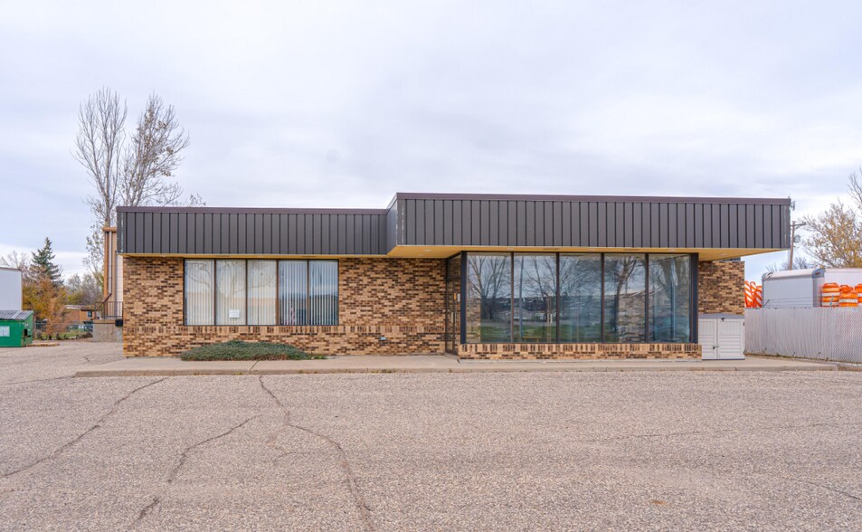 More Photos Of 1100 Basin Ave, Bismarck Flex For Sale